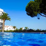 Modern Stunning Sea Views And Pool נרחה