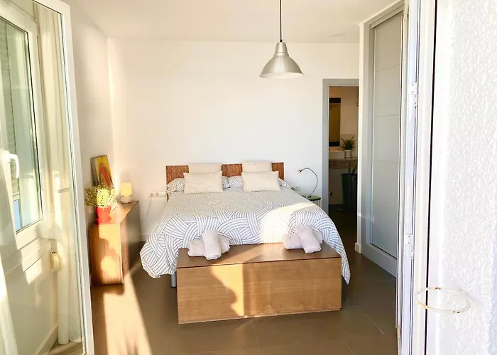 Modern Stunning Sea Views And Pool ネルハ