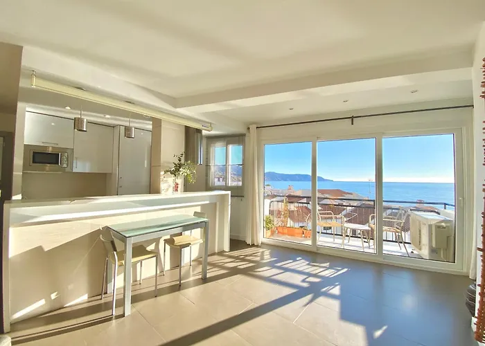 アパート Modern Stunning Sea Views And Pool