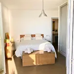 Modern Stunning Sea Views And Pool نيرخا